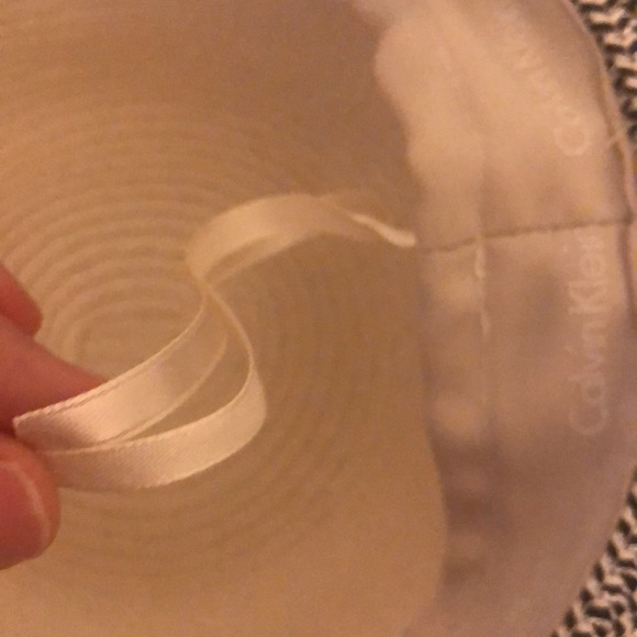 Calvin Klein Wide Brimmed Luxe Sun Hat - Picture 6 of 6